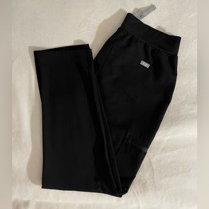 Figs scrub bottom. Worked in Pharmacy. Smoke & pet free home.